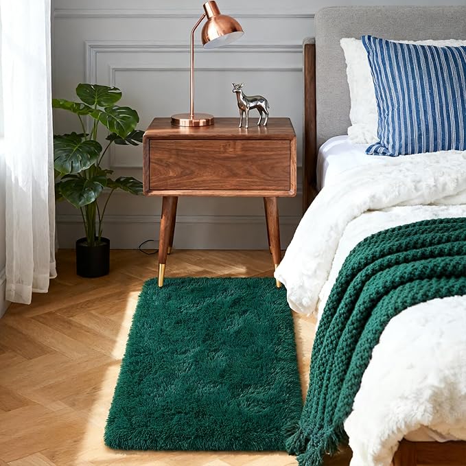 Merelax Fluffy Shaggy Area Rug, Deep Green 2x3 Small Rugs for Fireplace Christmas Holiday Decor, Mini Fuzzy Plush Throw Rug, Soft Non-Slip Entryway Rugs Shag Catpet for Livingroom Home Aesthetic